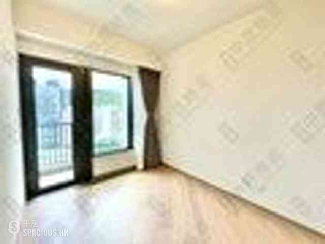 Wong Chuk Hang - The Southside Phase 1 Southland Tower 2A 01