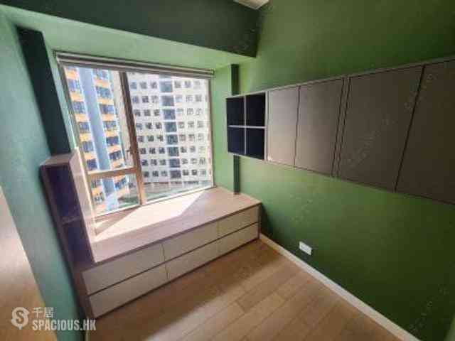 Kennedy Town - Cadogan 06