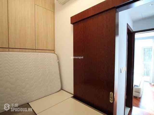 Wan Chai - The Avenue Phase 2 08