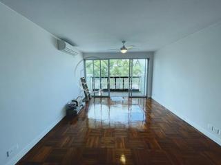 Chung Hom Kok - Villa Piubello 10