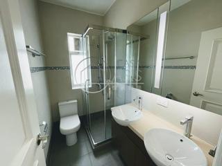 Chung Hom Kok - Villa Piubello 03