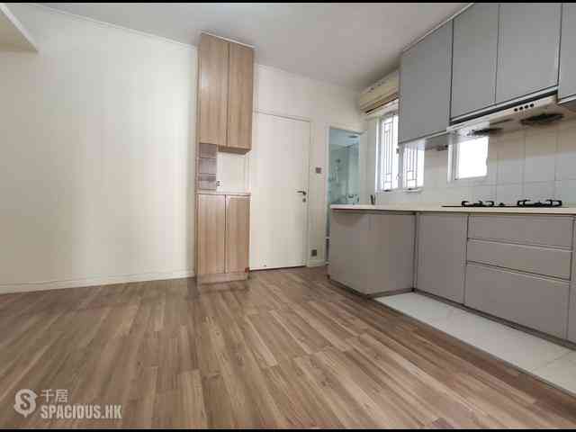 Kennedy Town - Luen Hong Apartments 01