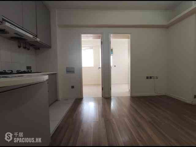 Kennedy Town - Luen Hong Apartments 02