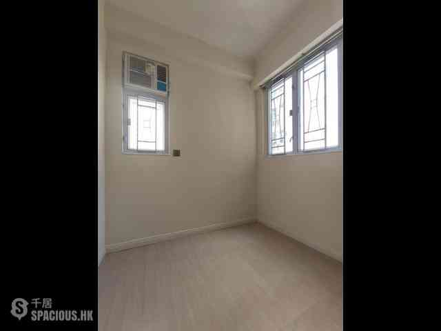 Kennedy Town - Luen Hong Apartments 04
