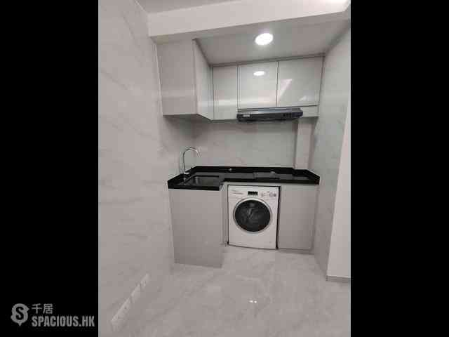Shek Tong Tsui - Des Voeux Road West Building 03