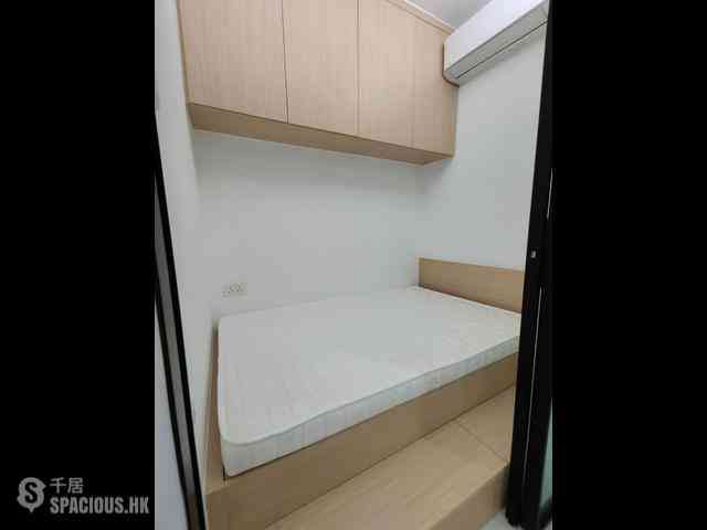 Shek Tong Tsui - Des Voeux Road West Building 05