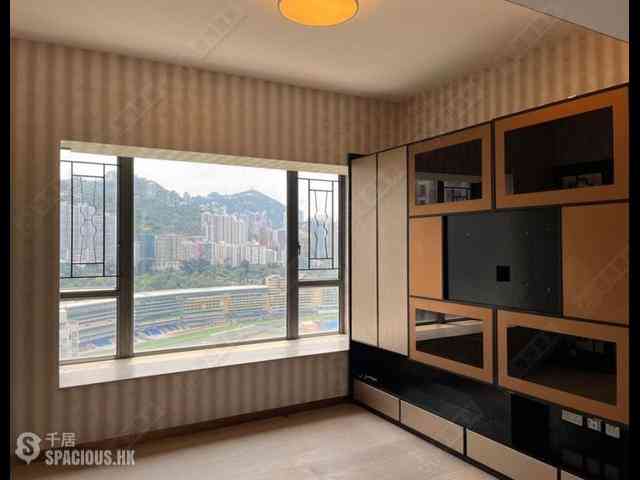 Happy Valley - Broadwood Twelve 04