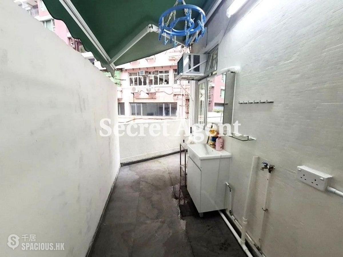Central - Chung Shan House 01