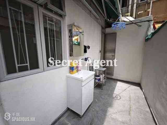 Central - Chung Shan House 02