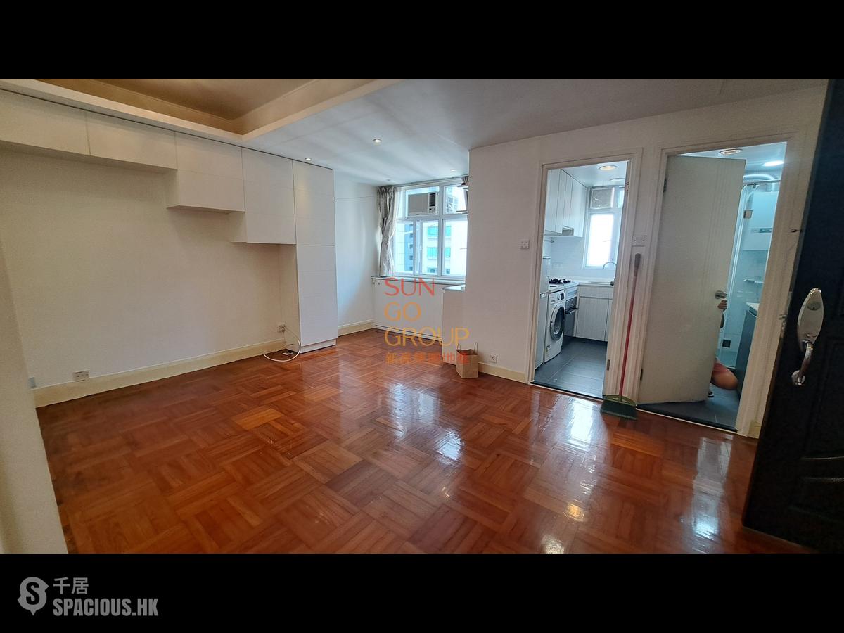 Mid Levels Central - Kings Court 01