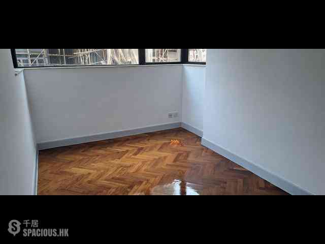 Mid Levels Central - 62B, Robinson Road 04