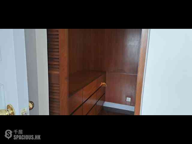 Mid Levels Central - 62B, Robinson Road 06