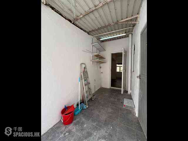 Sai Ying Pun - 75, First Street 05