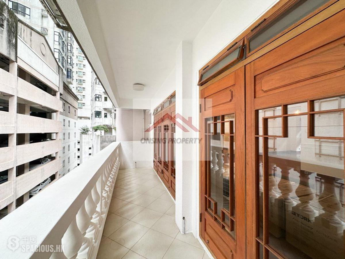 Mid Levels Central - Ivory Court 01