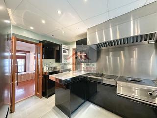Mid Levels Central - Ivory Court 06
