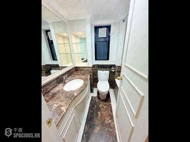 Mid Levels Central - 62B, Robinson Road 07