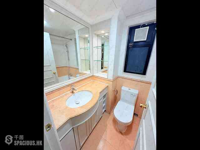 Mid Levels Central - 62B, Robinson Road 08