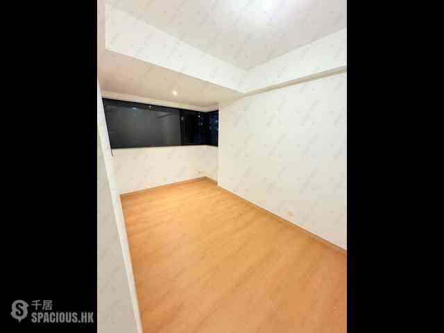 Mid Levels Central - 62B, Robinson Road 04
