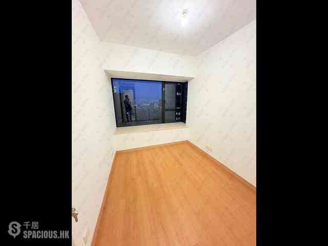 Mid Levels Central - 62B, Robinson Road 05