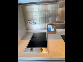 Sai Ying Pun - 63, Pokfulam Amber House (Tower 1) 09