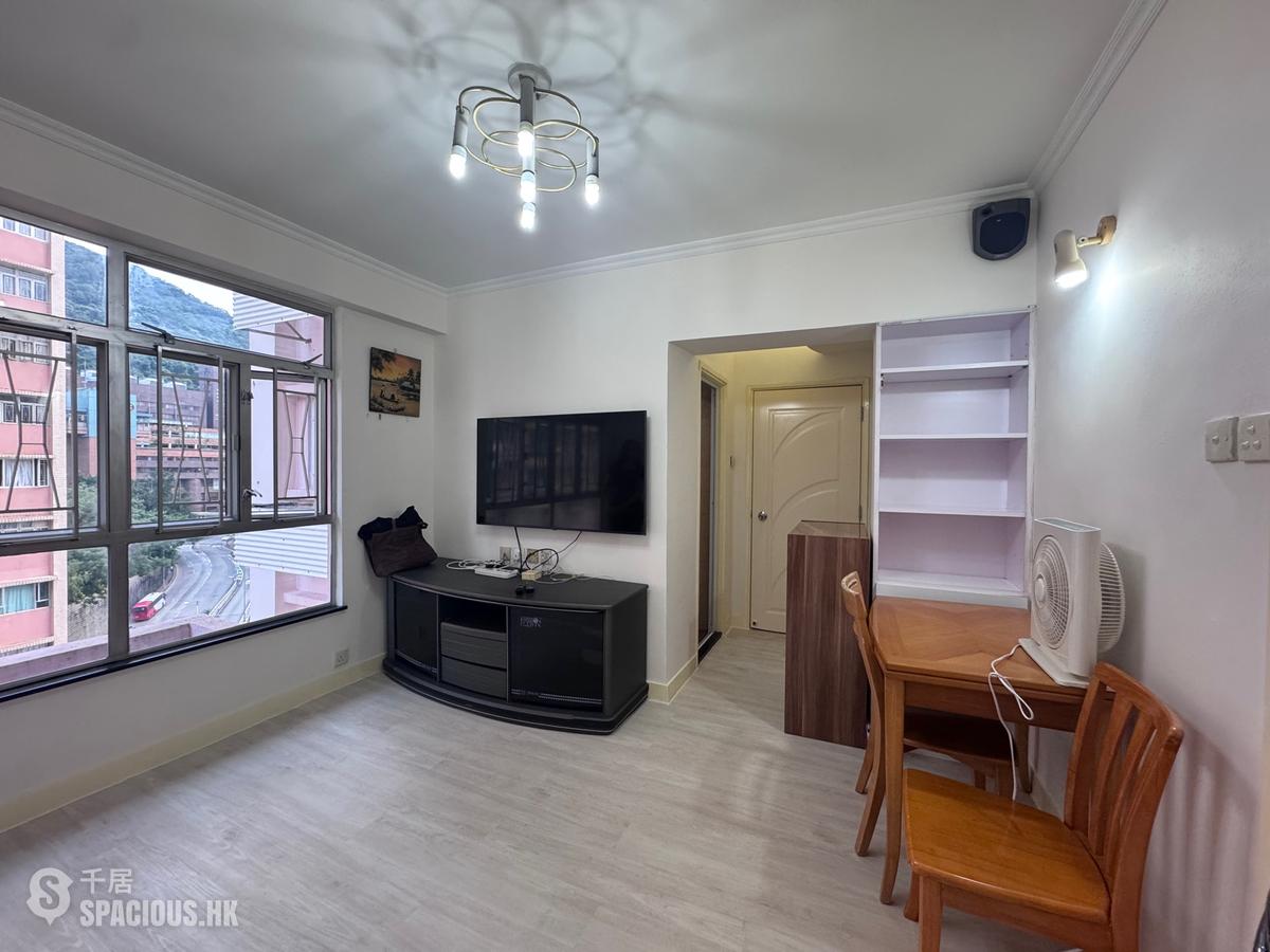 Sai Ying Pun - King Ming Mansion 01