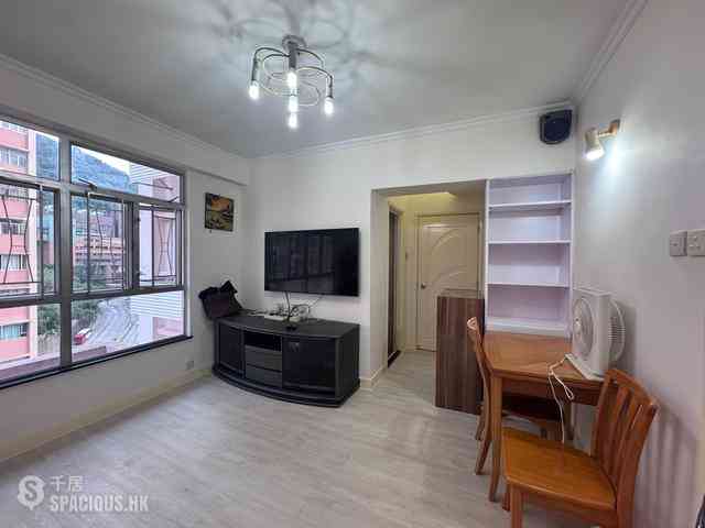 Sai Ying Pun - King Ming Mansion 01