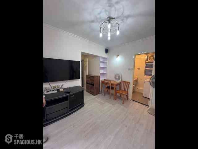 Sai Ying Pun - King Ming Mansion 02
