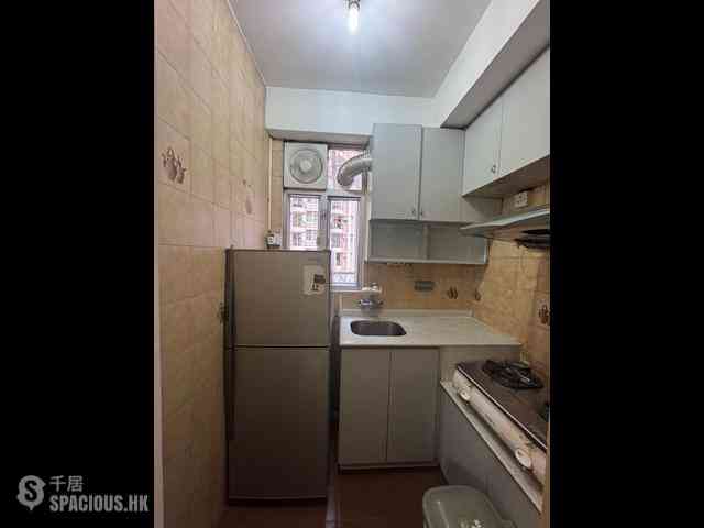 Sai Ying Pun - King Ming Mansion 06
