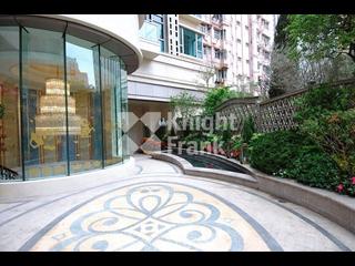 Wan Chai - The Avenue 10