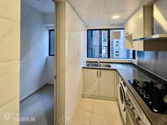 Mid Levels Central - 62B, Robinson Road 07