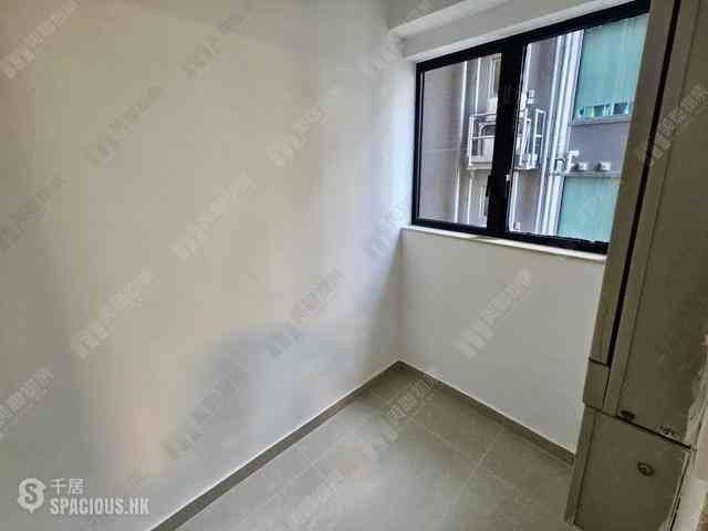 Mid Levels Central - 62B, Robinson Road 09