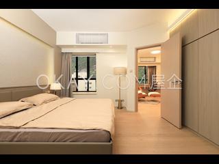 Mid Levels Central - Elegant Terrace Block 1 07