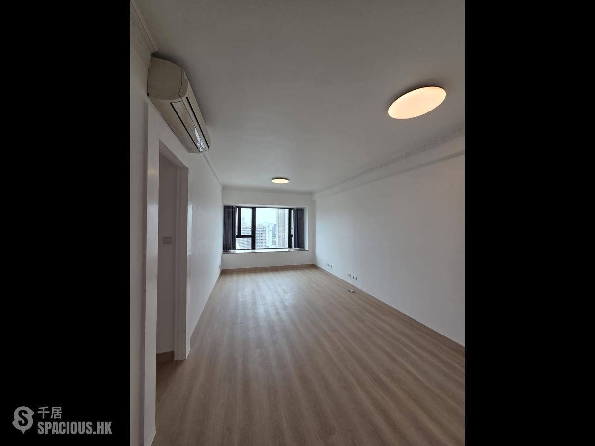 West Kowloon - The Arch Star Tower (Block 2) 01