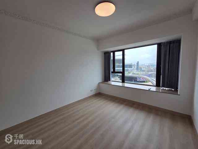 West Kowloon - The Arch Star Tower (Block 2) 05
