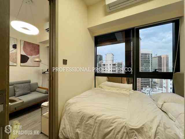 Sai Ying Pun - The Queens 02