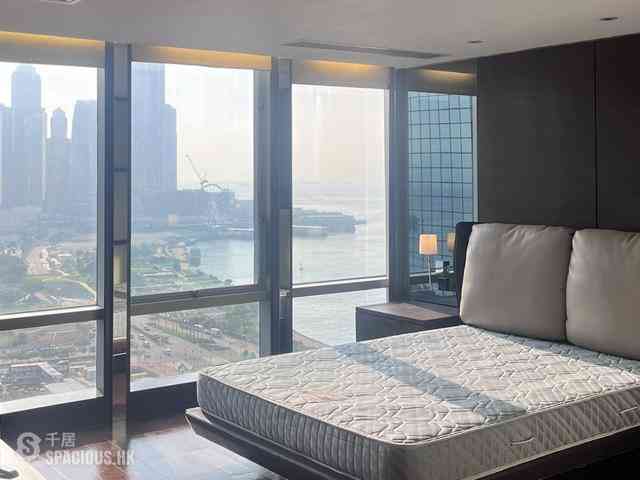 Wan Chai - Convention Plaza Apartments 01