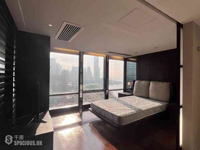 Wan Chai - Convention Plaza Apartments 03