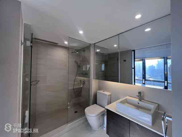 Wan Chai - Convention Plaza Apartments 06