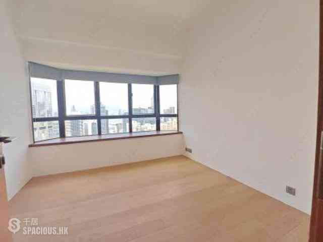 Mid Levels East - Bowen Place 06
