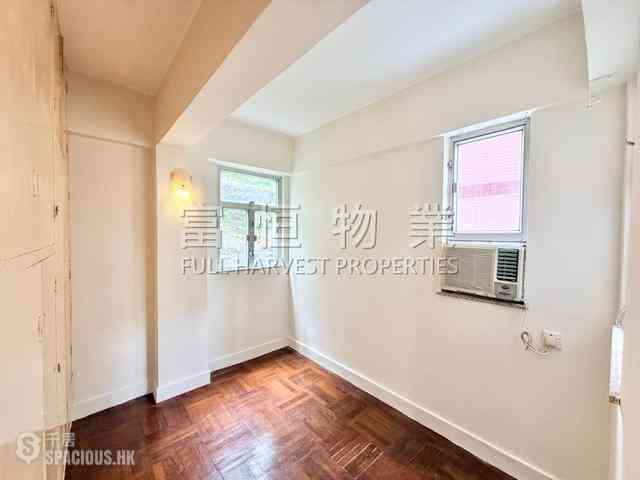 Mid Levels Central - Sun Fat Building 04