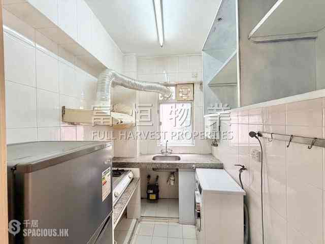 Mid Levels Central - Sun Fat Building 06