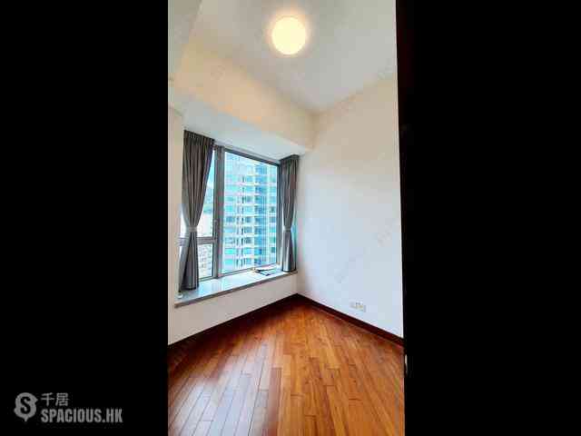 Wan Chai - The Avenue Phase 2 Block 1 05
