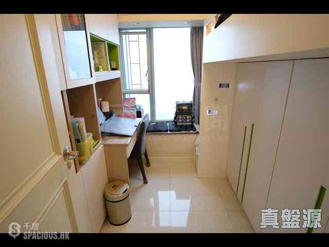 Tsim Sha Tsui - The Victoria Towers Tower 3 03