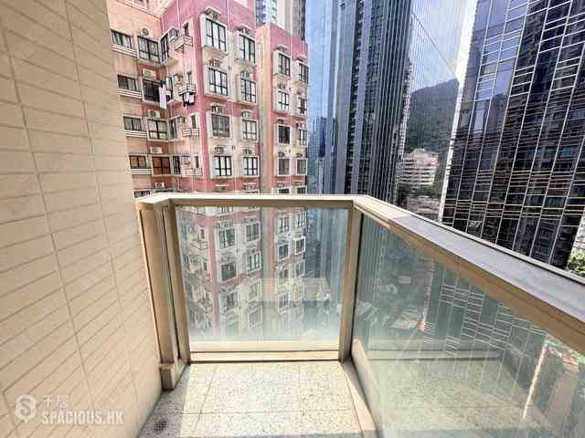 Wan Chai - The Avenue Phase 1 Block 5 02