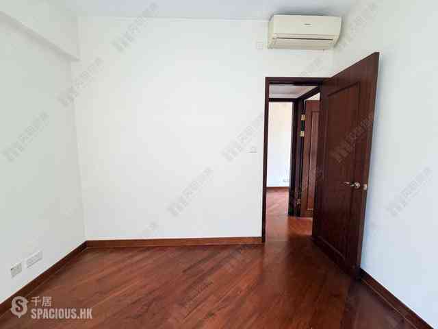 Wan Chai - The Avenue Phase 1 Block 5 06