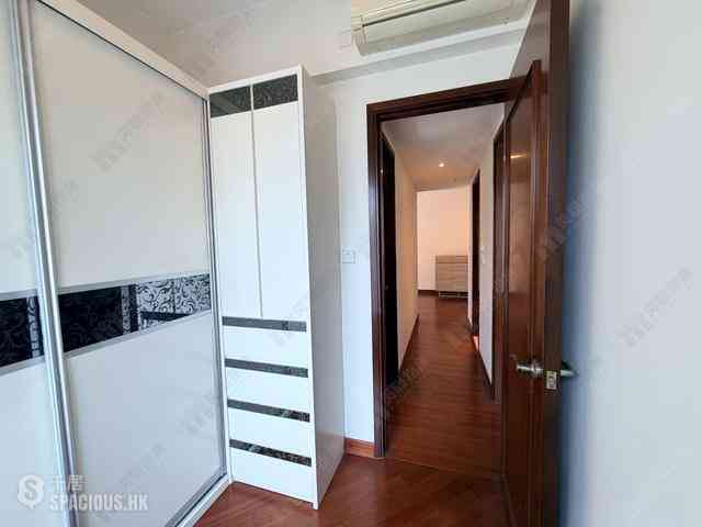 Wan Chai - The Avenue Phase 1 Block 5 07
