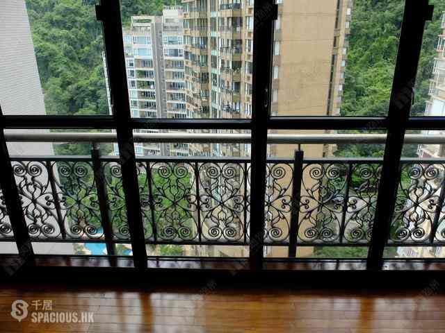 Mid Levels Central - Clovelly Court 01