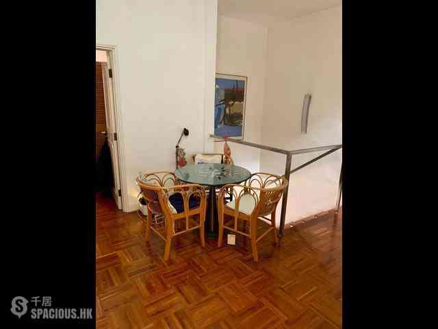 Chung Hom Kok - Cypresswaver Villas 02