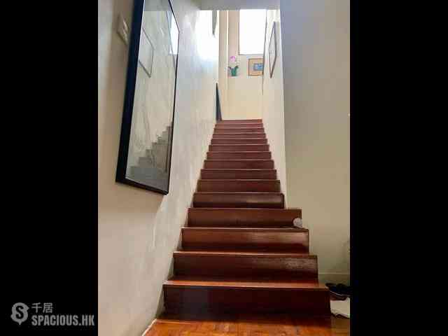 Chung Hom Kok - Cypresswaver Villas 04