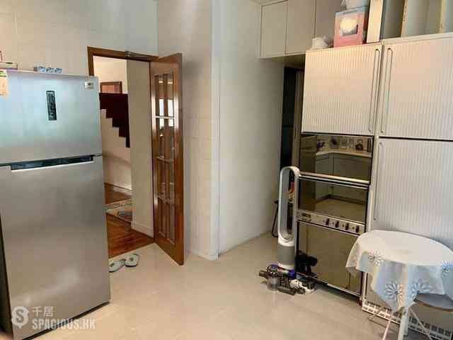 Chung Hom Kok - Cypresswaver Villas 08